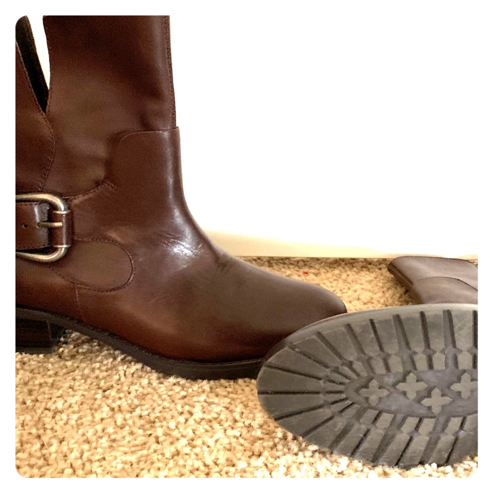 Size 8.5 Brown Donald J Pliner Boots. Brand New!